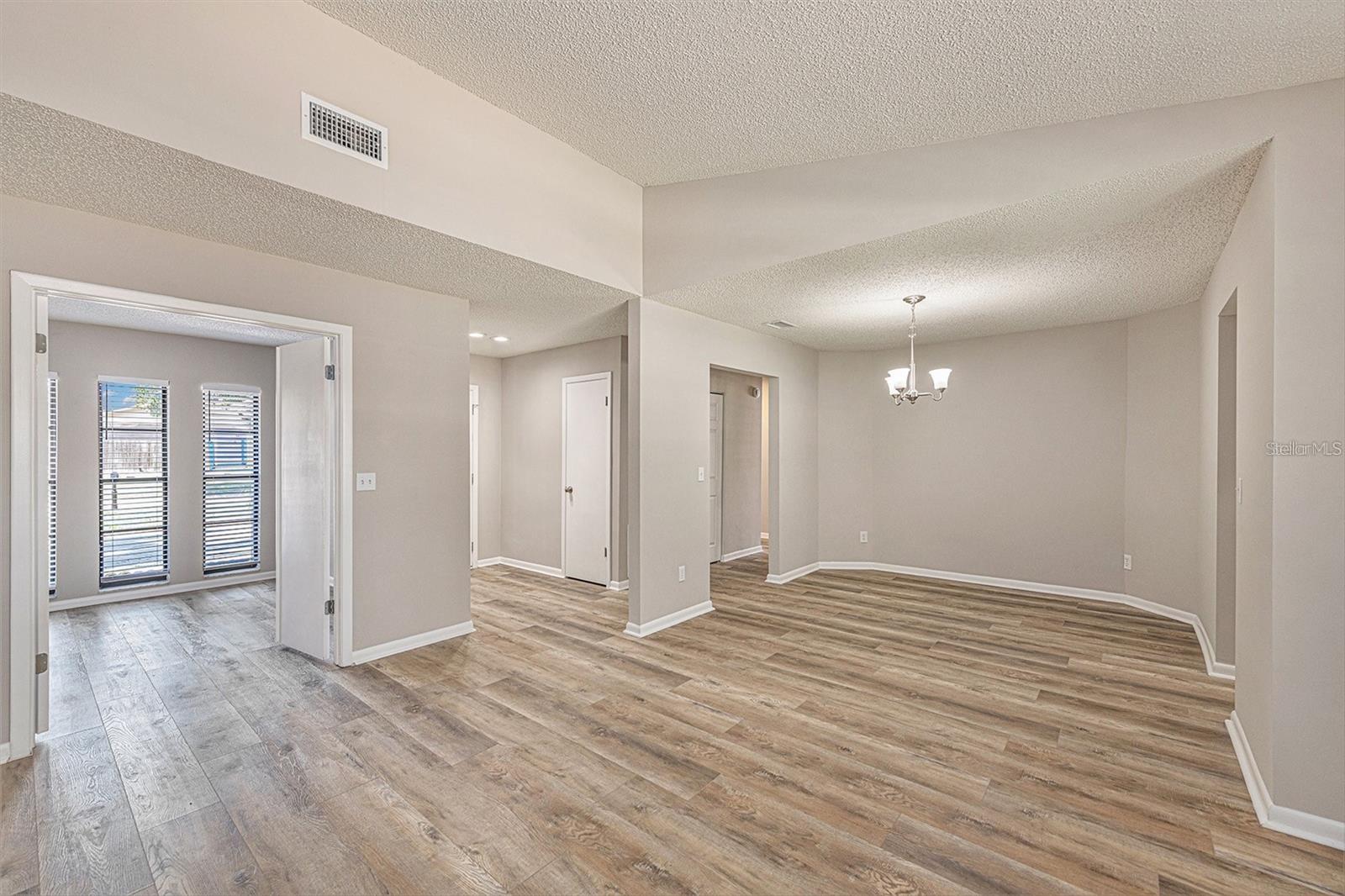 Image 11 of 41 For 15801 Cottontail Place