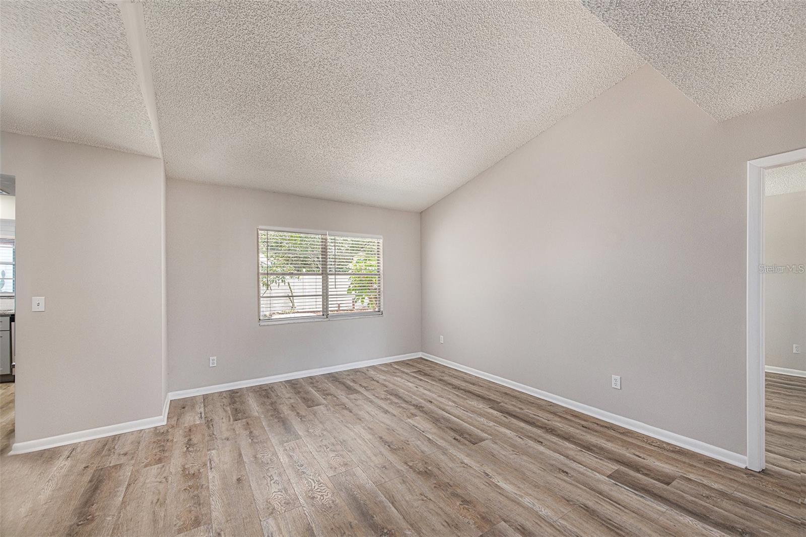 Image 14 of 41 For 15801 Cottontail Place