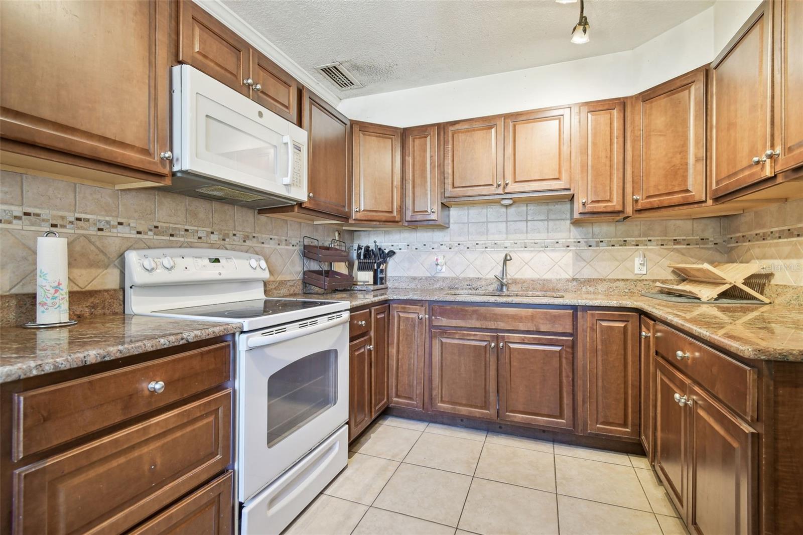 Image 10 of 30 For 4412 Bray Road