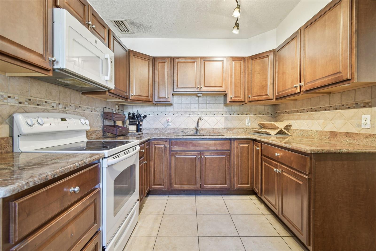 Image 7 of 30 For 4412 Bray Road