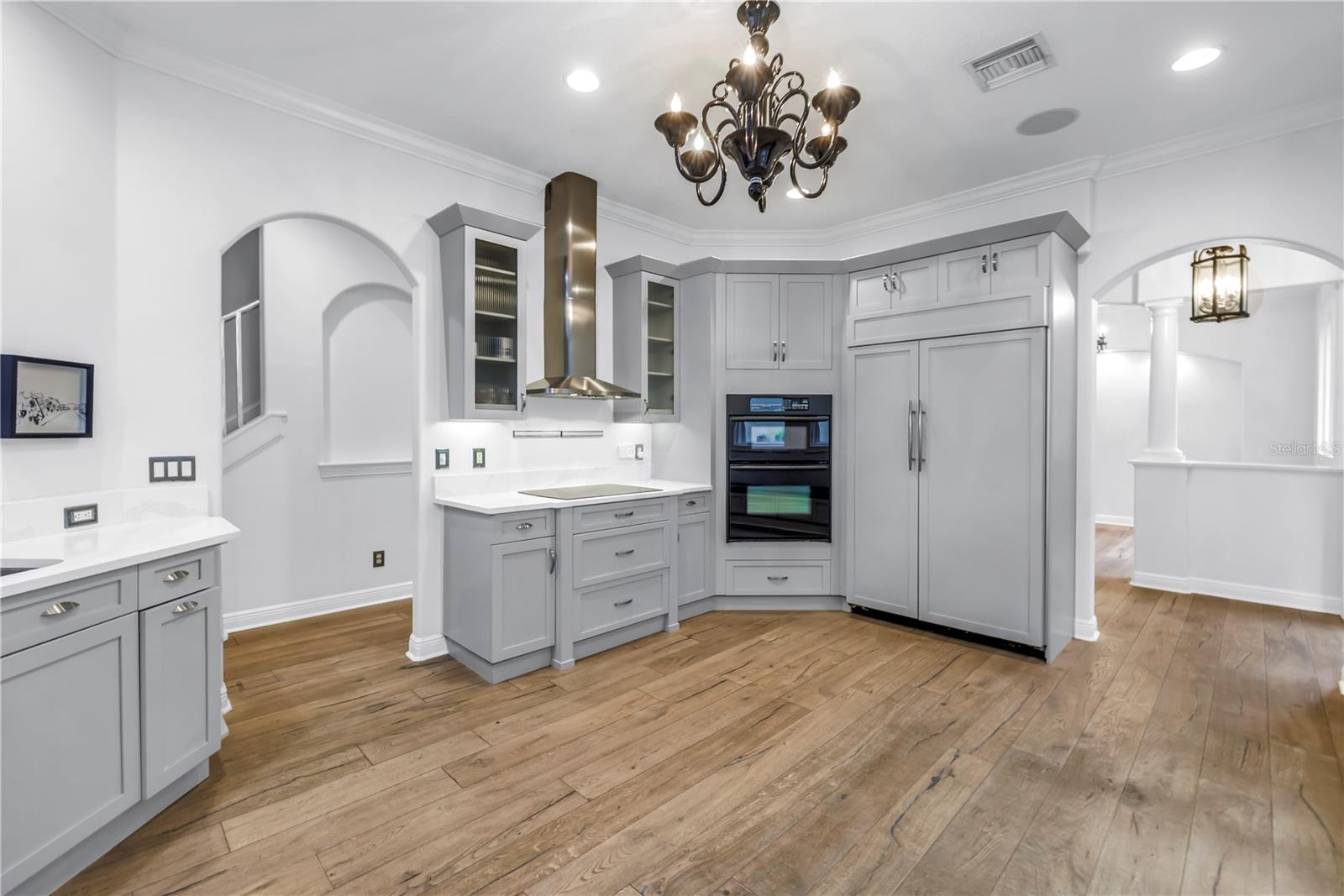 Image 12 of 47 For 651 Saxony Boulevard