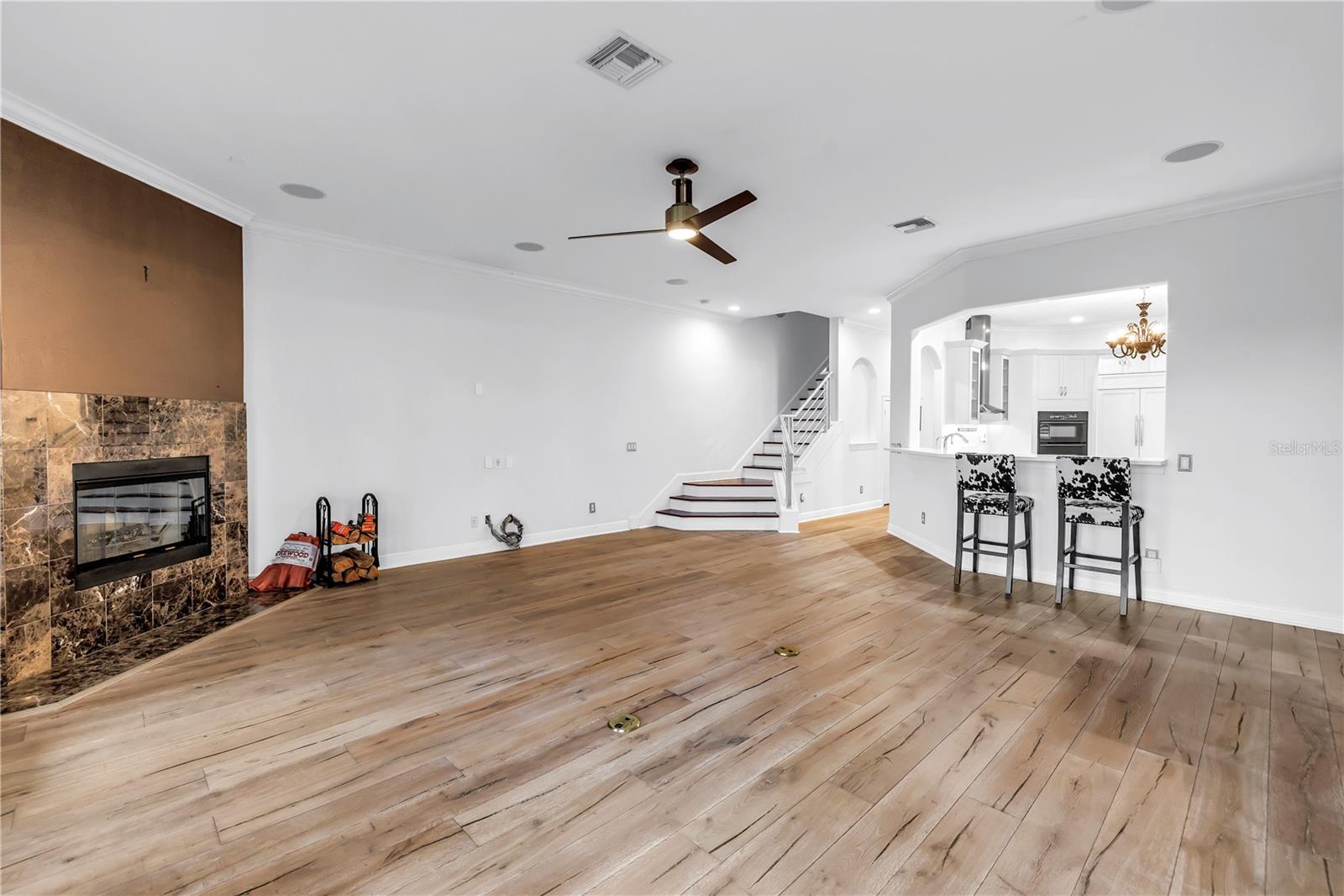 Image 16 of 47 For 651 Saxony Boulevard
