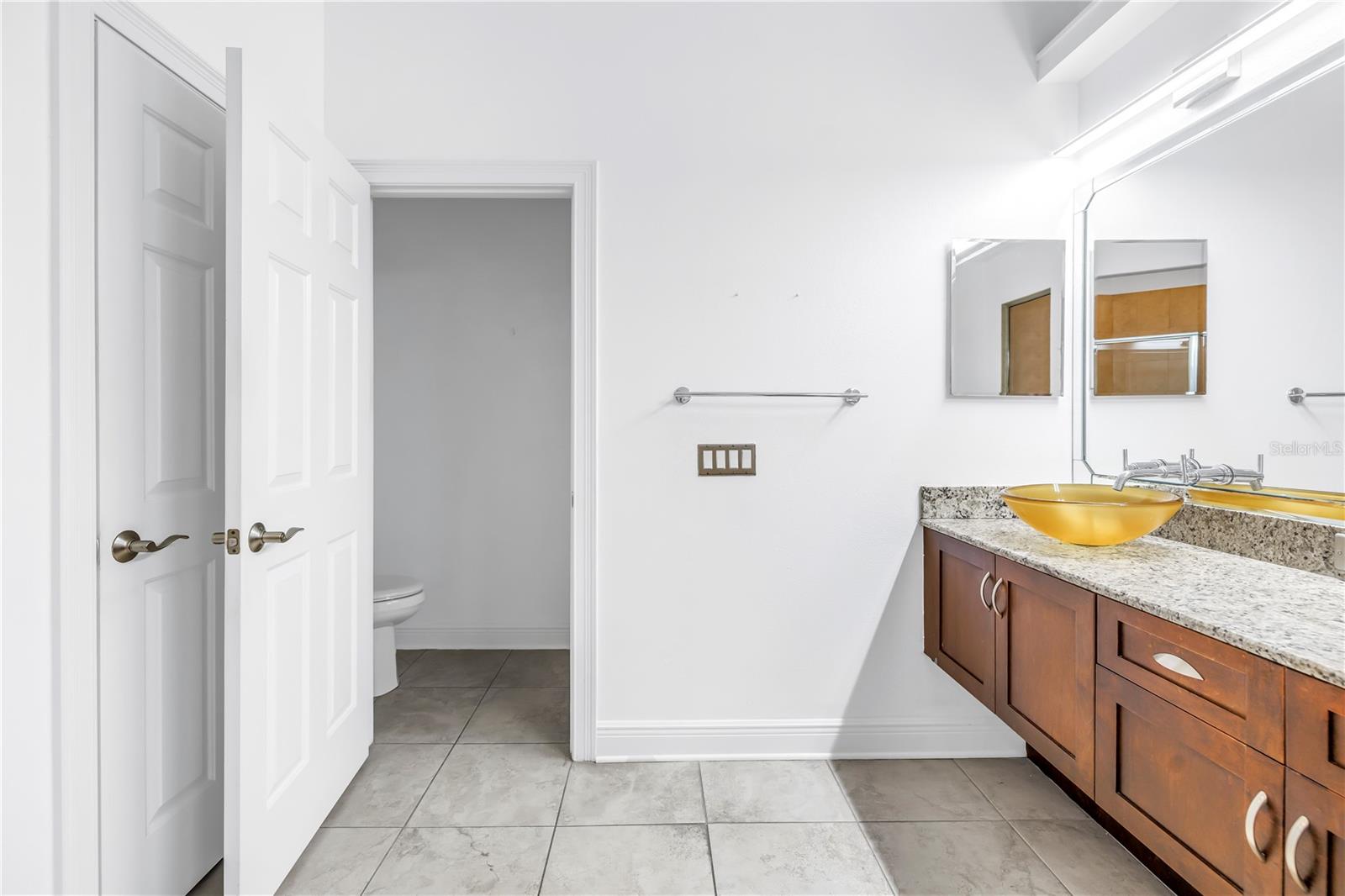 Image 29 of 47 For 651 Saxony Boulevard