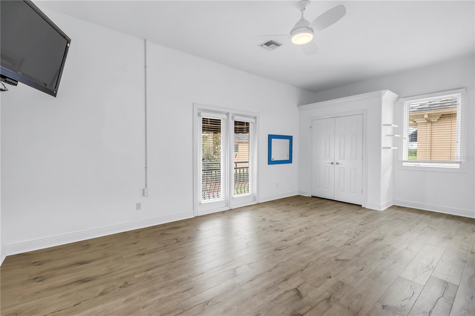 Image 35 of 47 For 651 Saxony Boulevard