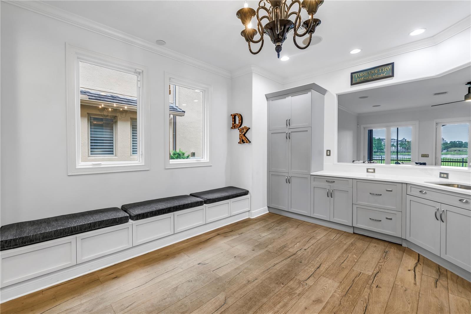 Image 7 of 47 For 651 Saxony Boulevard