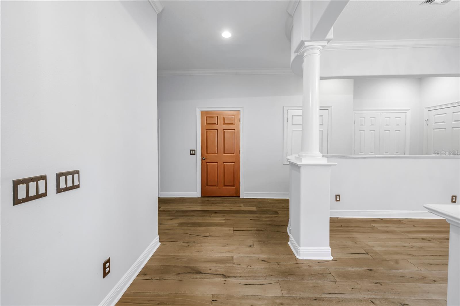 Image 8 of 47 For 651 Saxony Boulevard