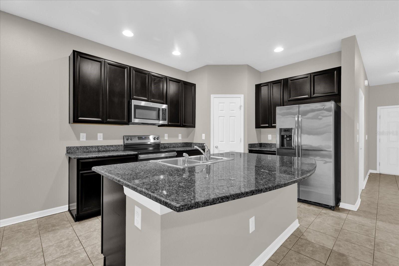 Image 10 of 29 For 6924 Towne Lake Road