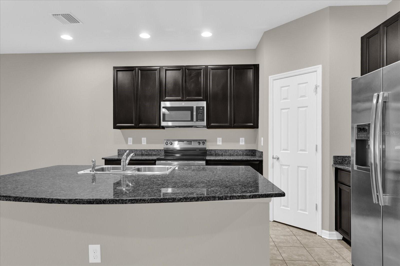 Image 11 of 29 For 6924 Towne Lake Road