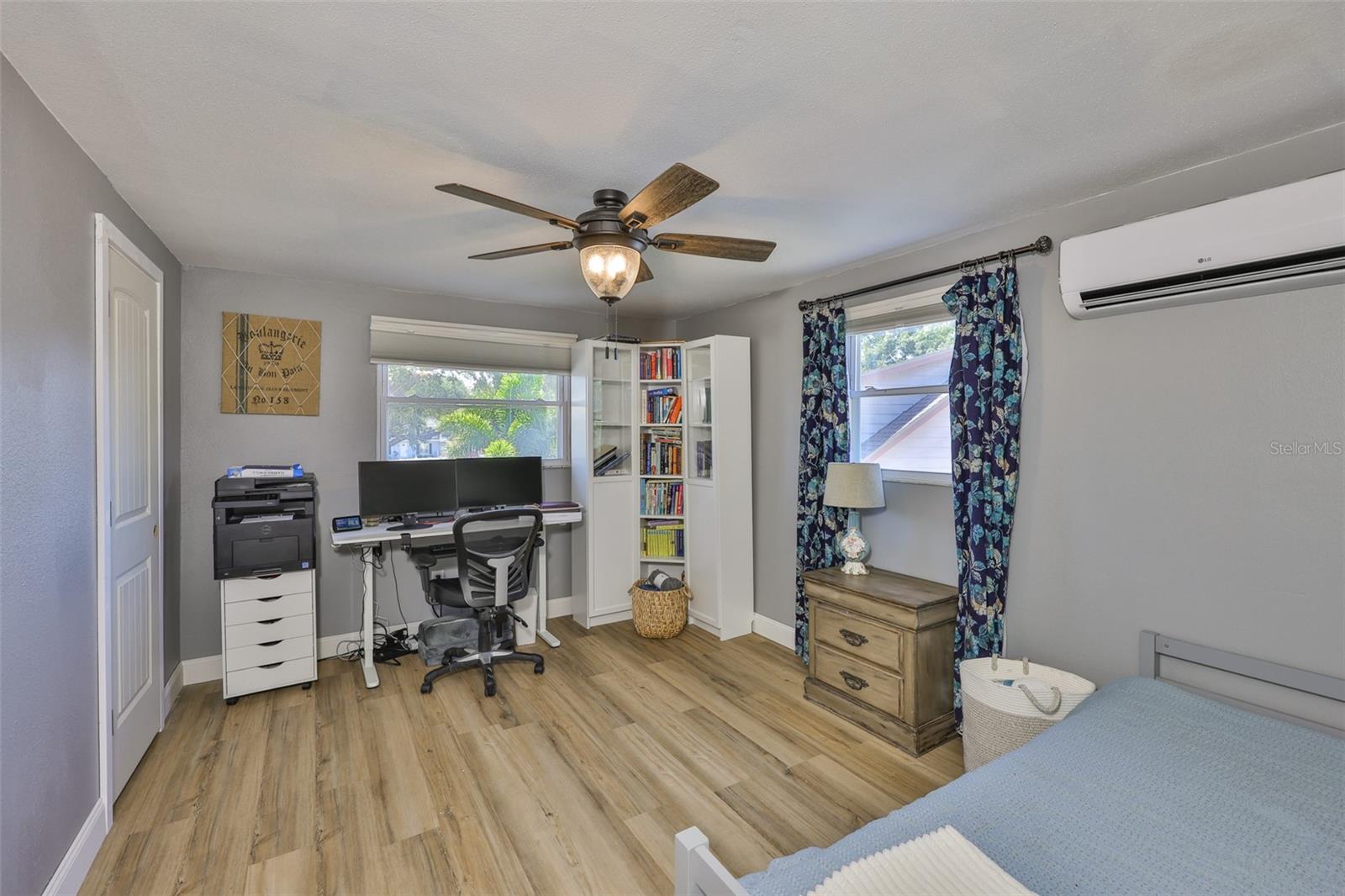 Image 21 of 41 For 12468 Empire Drive
