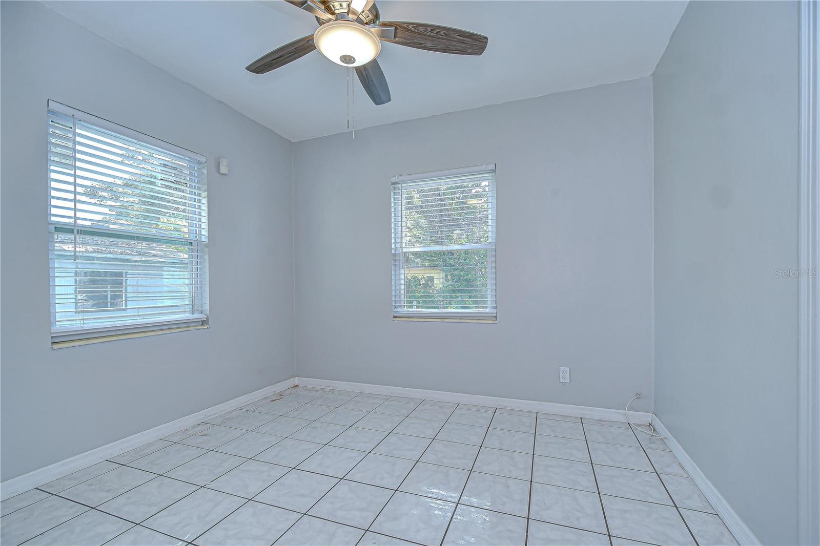 Image 11 of 32 For 5325 8th Avenue S