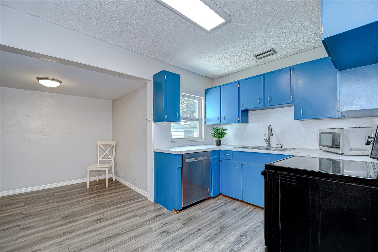 Image 15 of 32 For 5325 8th Avenue S