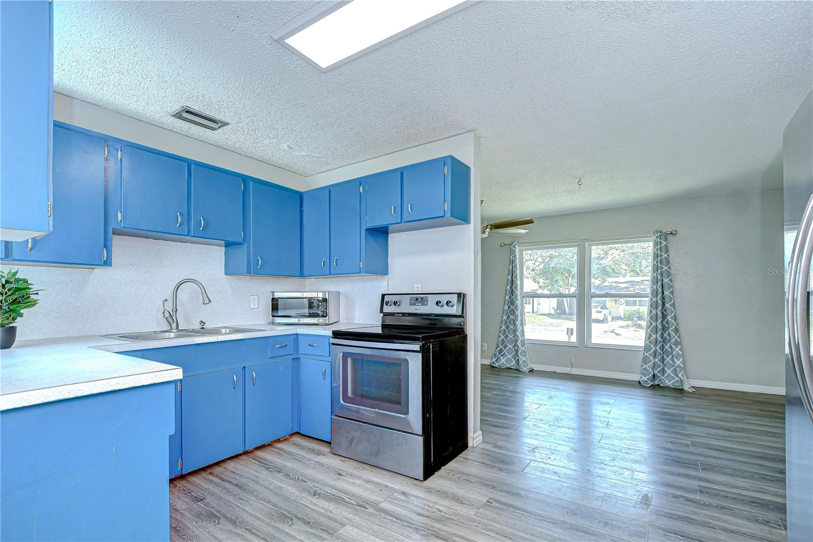 Image 16 of 32 For 5325 8th Avenue S
