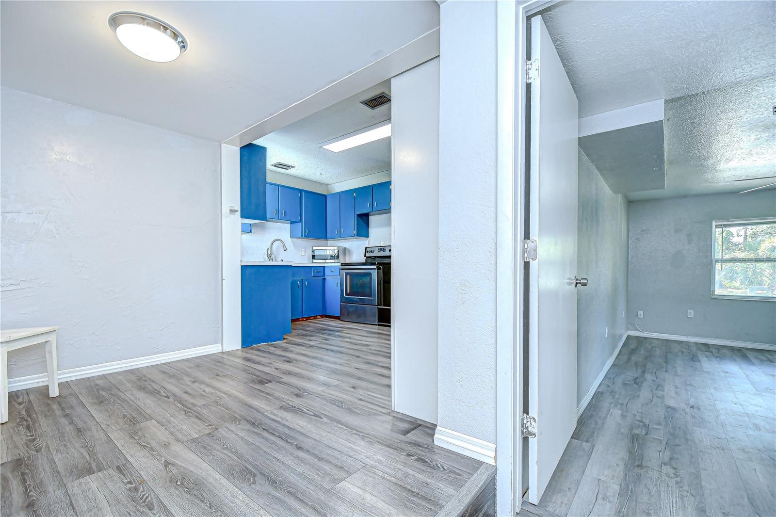 Image 18 of 32 For 5325 8th Avenue S