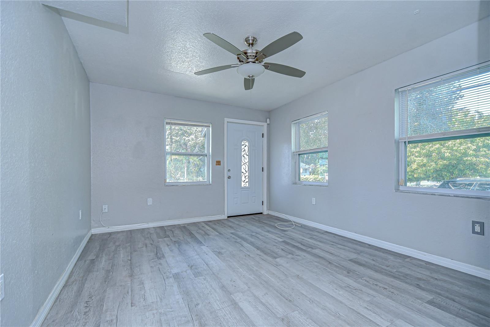 Image 19 of 32 For 5325 8th Avenue S