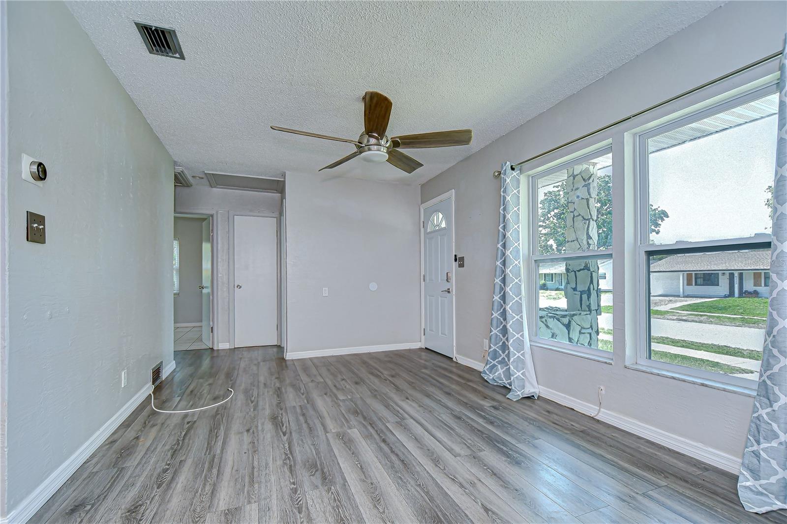 Image 5 of 32 For 5325 8th Avenue S