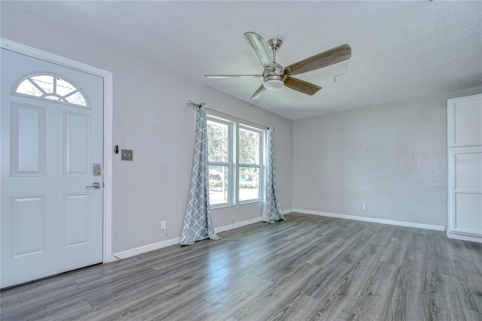 Image 8 of 32 For 5325 8th Avenue S