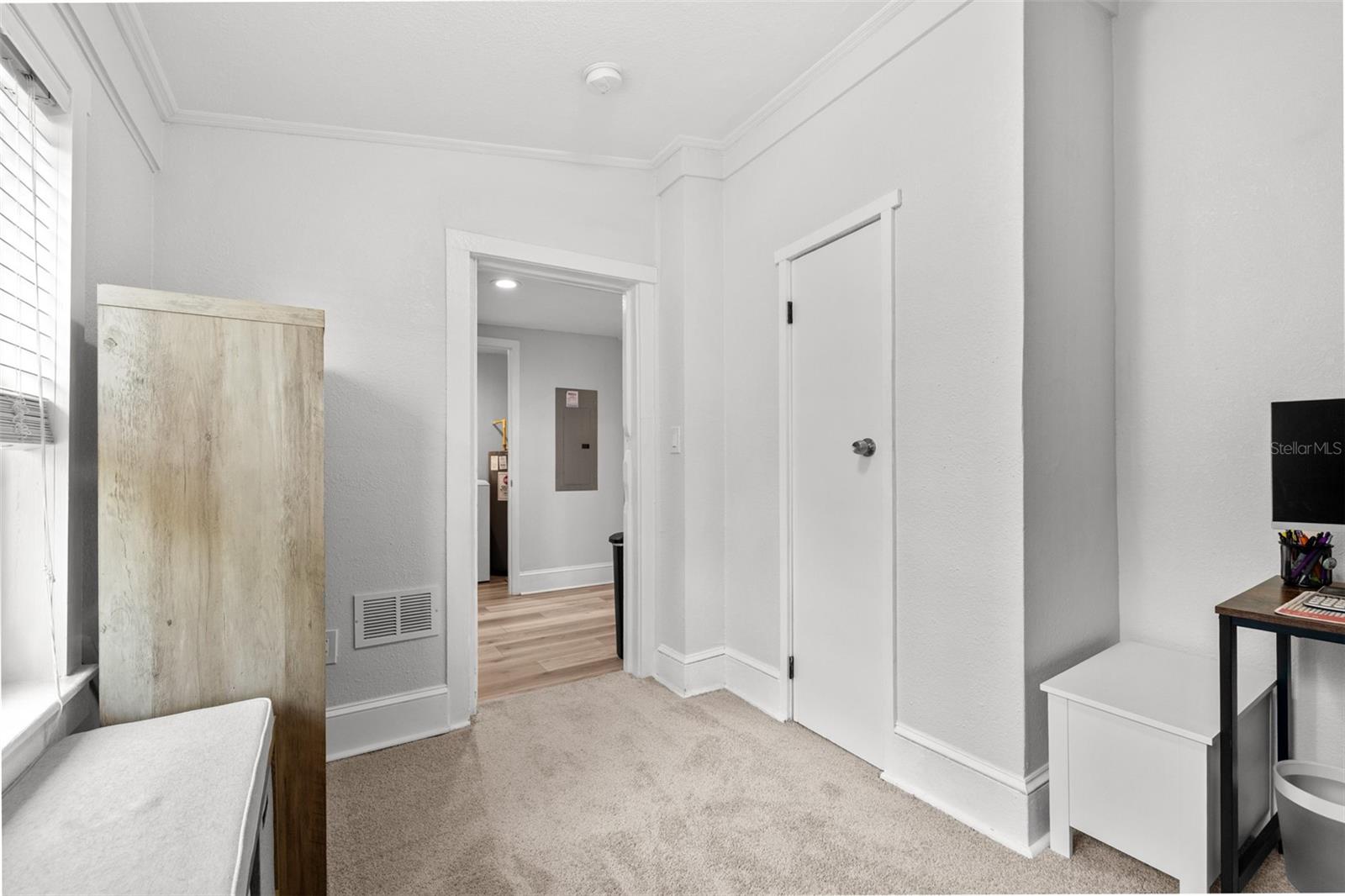 Image 27 of 38 For 910 Chelsea Street
