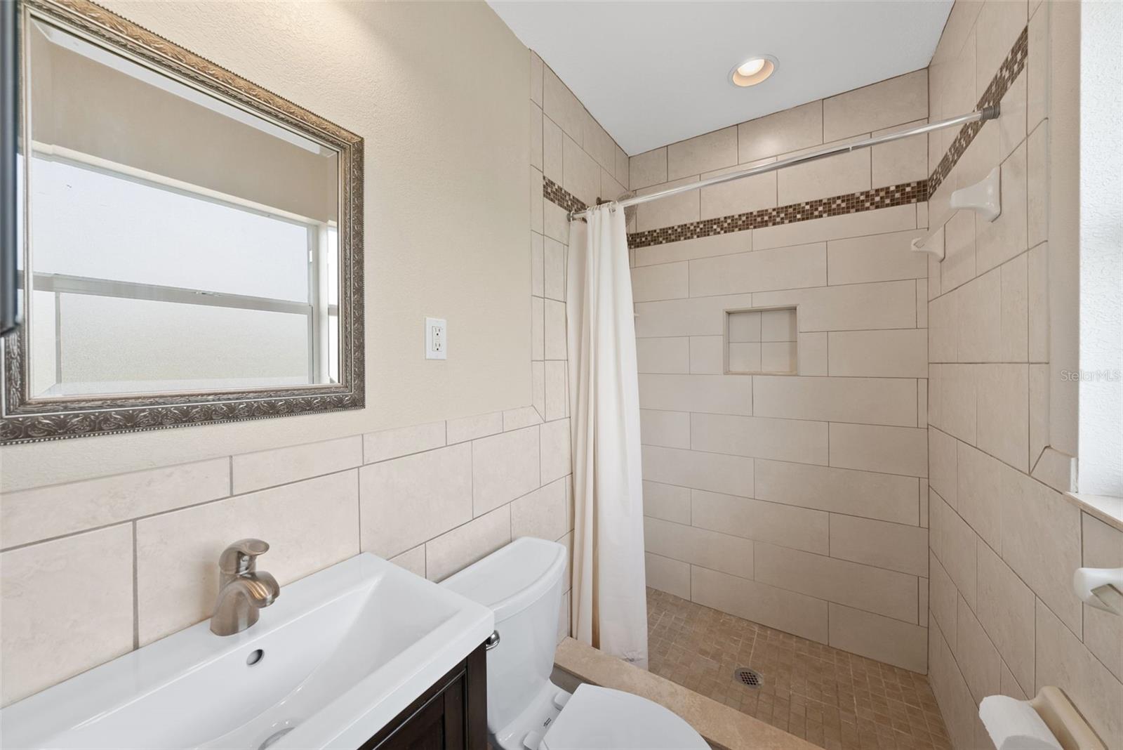Image 25 of 38 For 5961 41st Avenue N