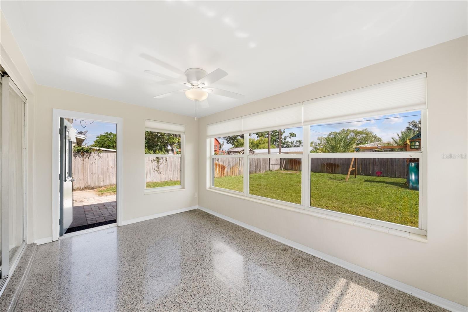 Image 26 of 38 For 5961 41st Avenue N