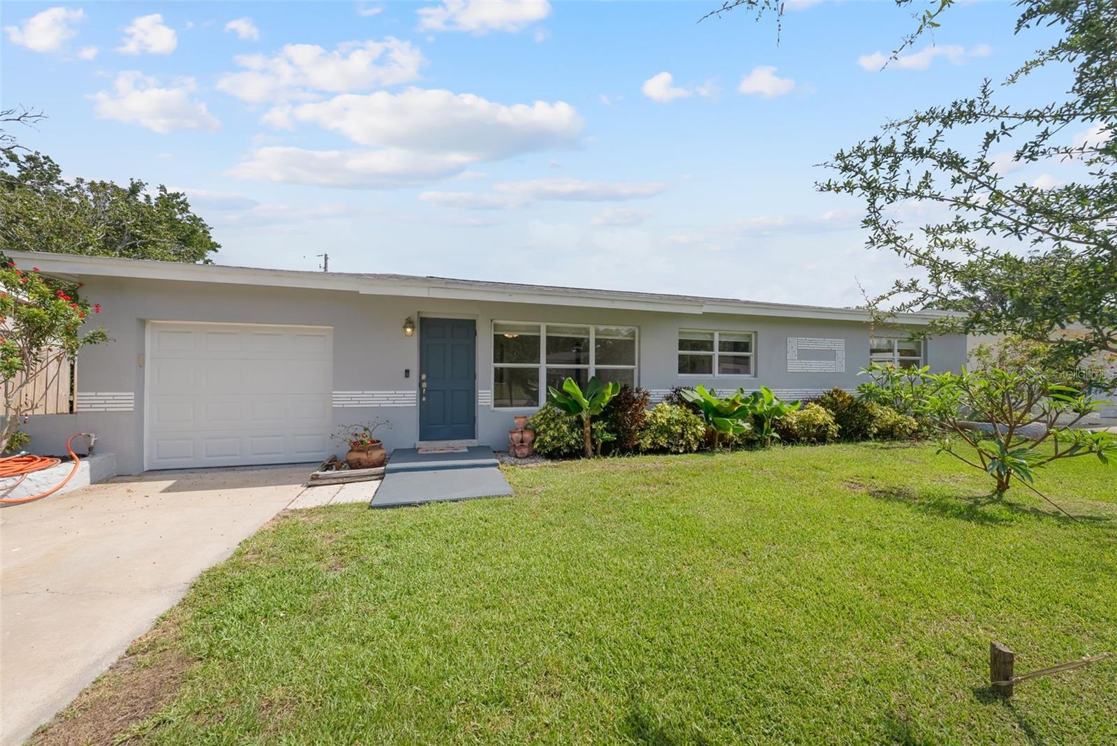 Image 3 of 38 For 5961 41st Avenue N