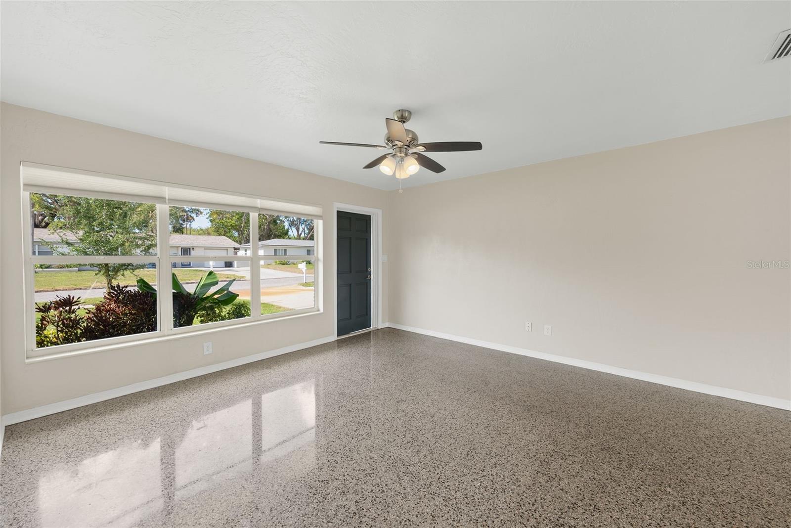 Image 4 of 38 For 5961 41st Avenue N