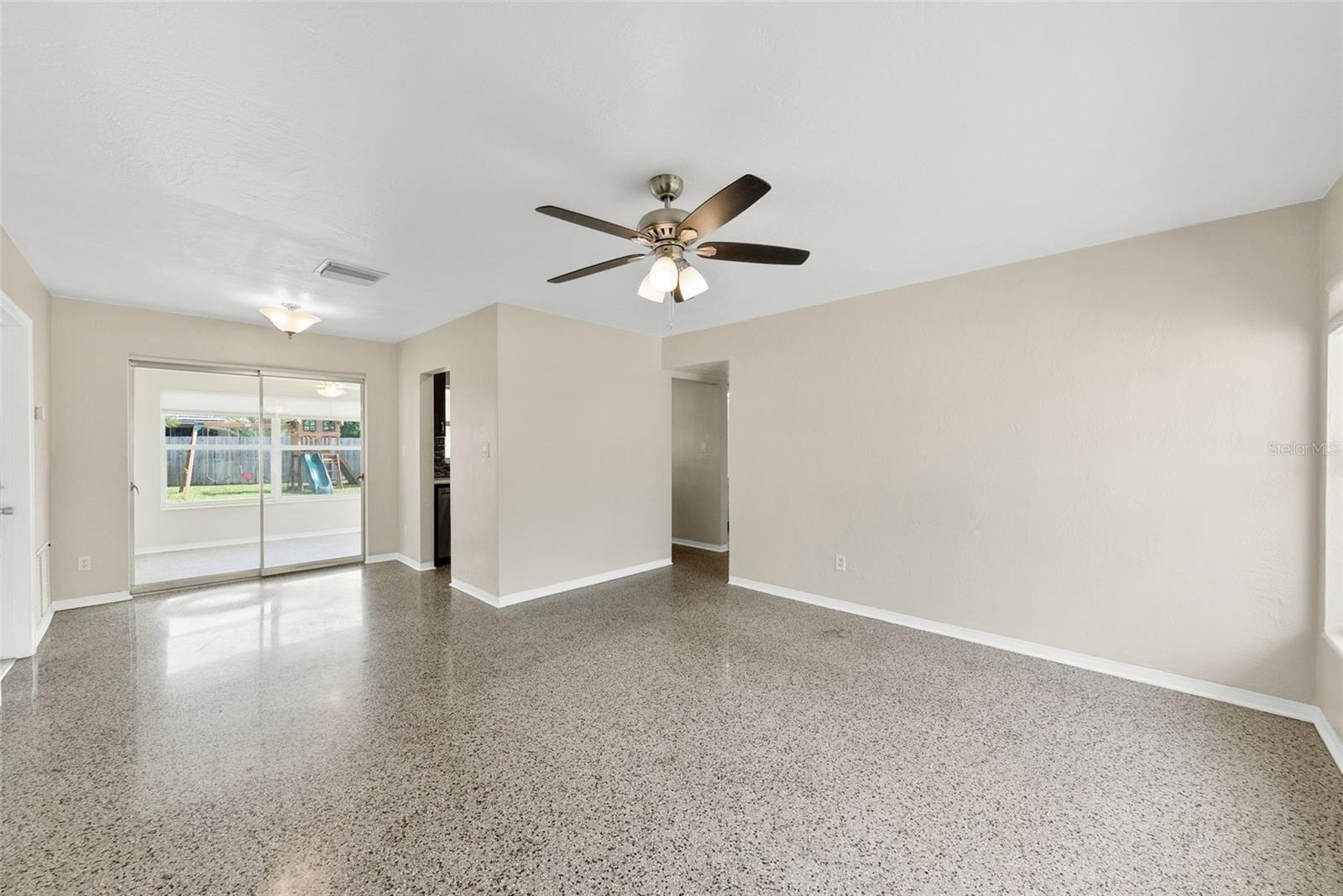 Image 7 of 38 For 5961 41st Avenue N