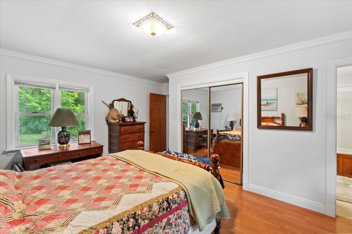 Listing photo id 21 for 15012 301 Highway