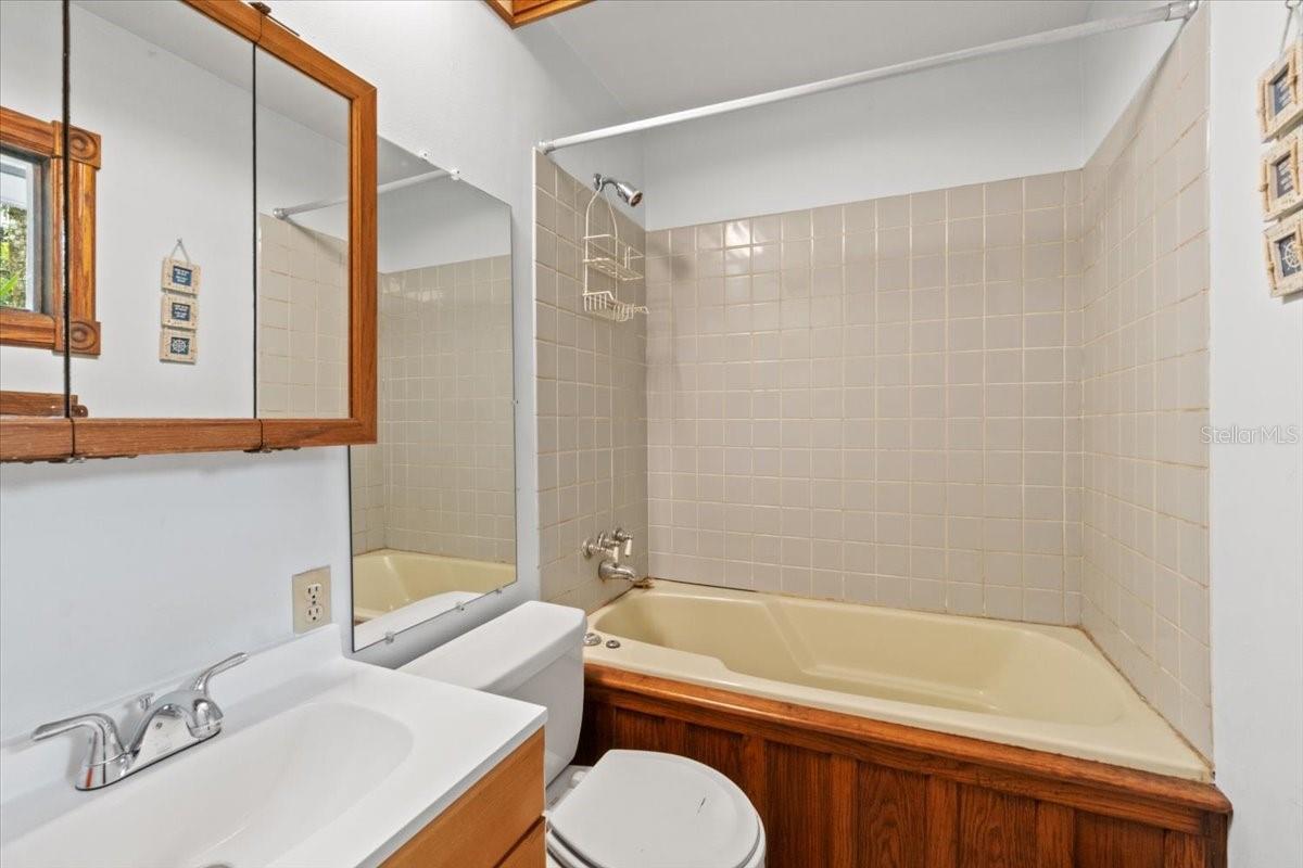 Listing photo id 22 for 15012 301 Highway