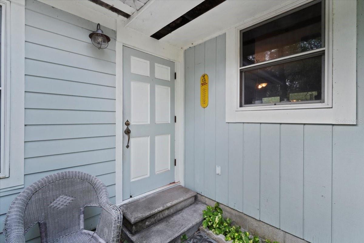 Listing photo id 1 for 15012 301 Highway