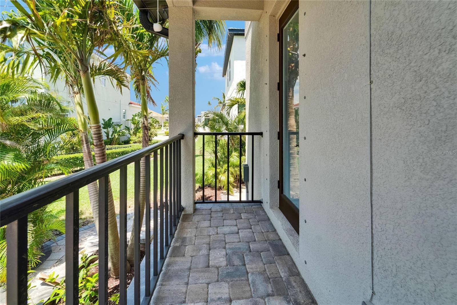 Image 33 of 100 For 6116 Lagomar Lane