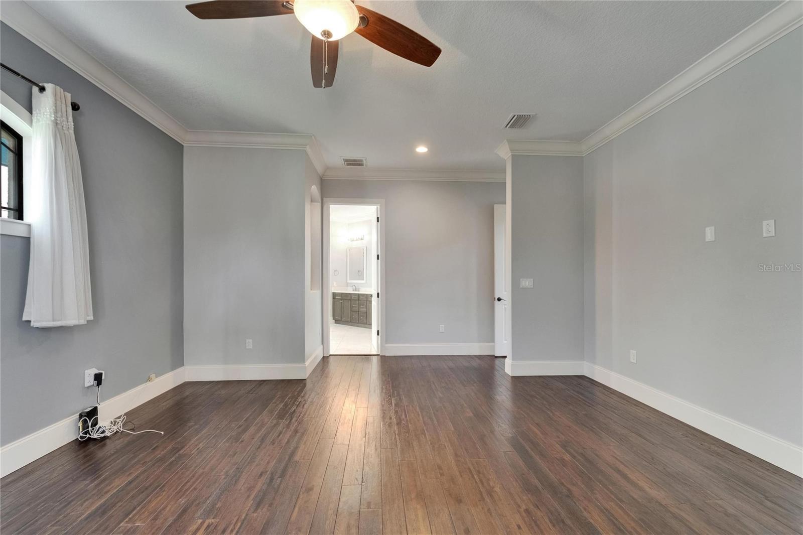 Image 36 of 100 For 6116 Lagomar Lane