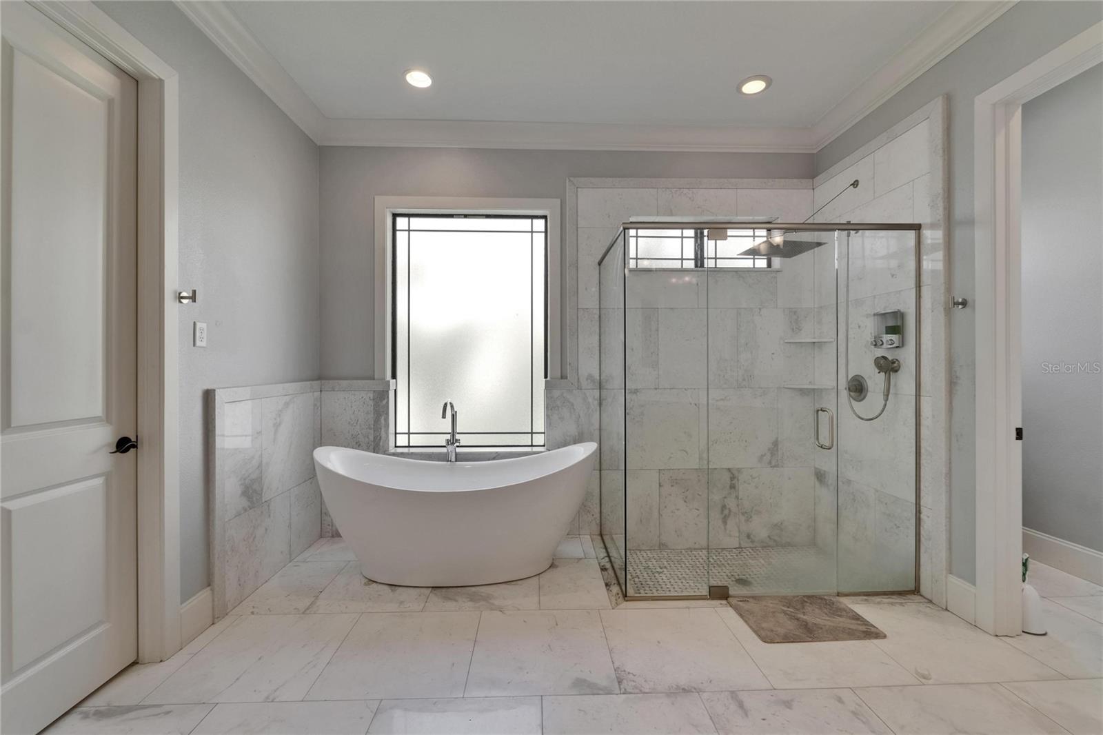 Image 37 of 100 For 6116 Lagomar Lane