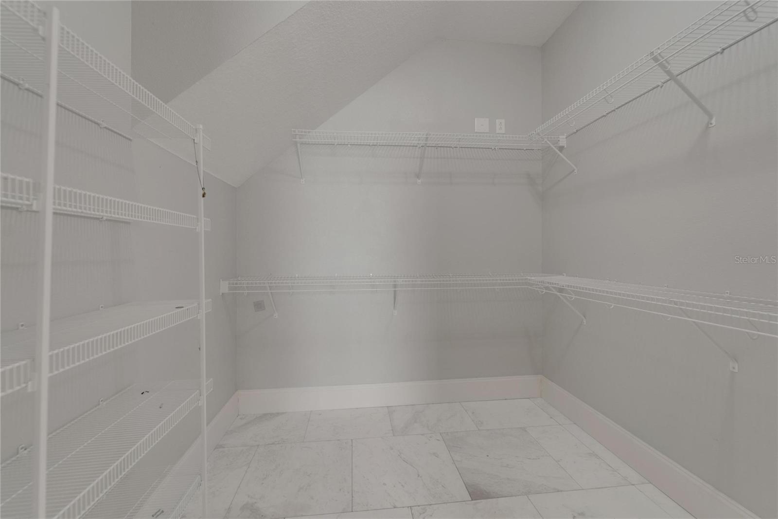 Image 42 of 100 For 6116 Lagomar Lane