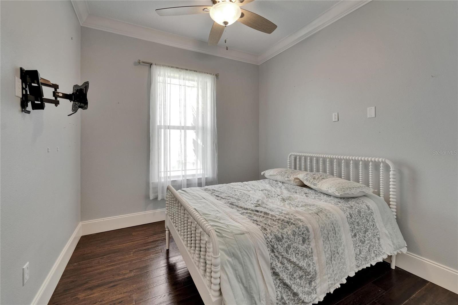 Image 47 of 100 For 6116 Lagomar Lane