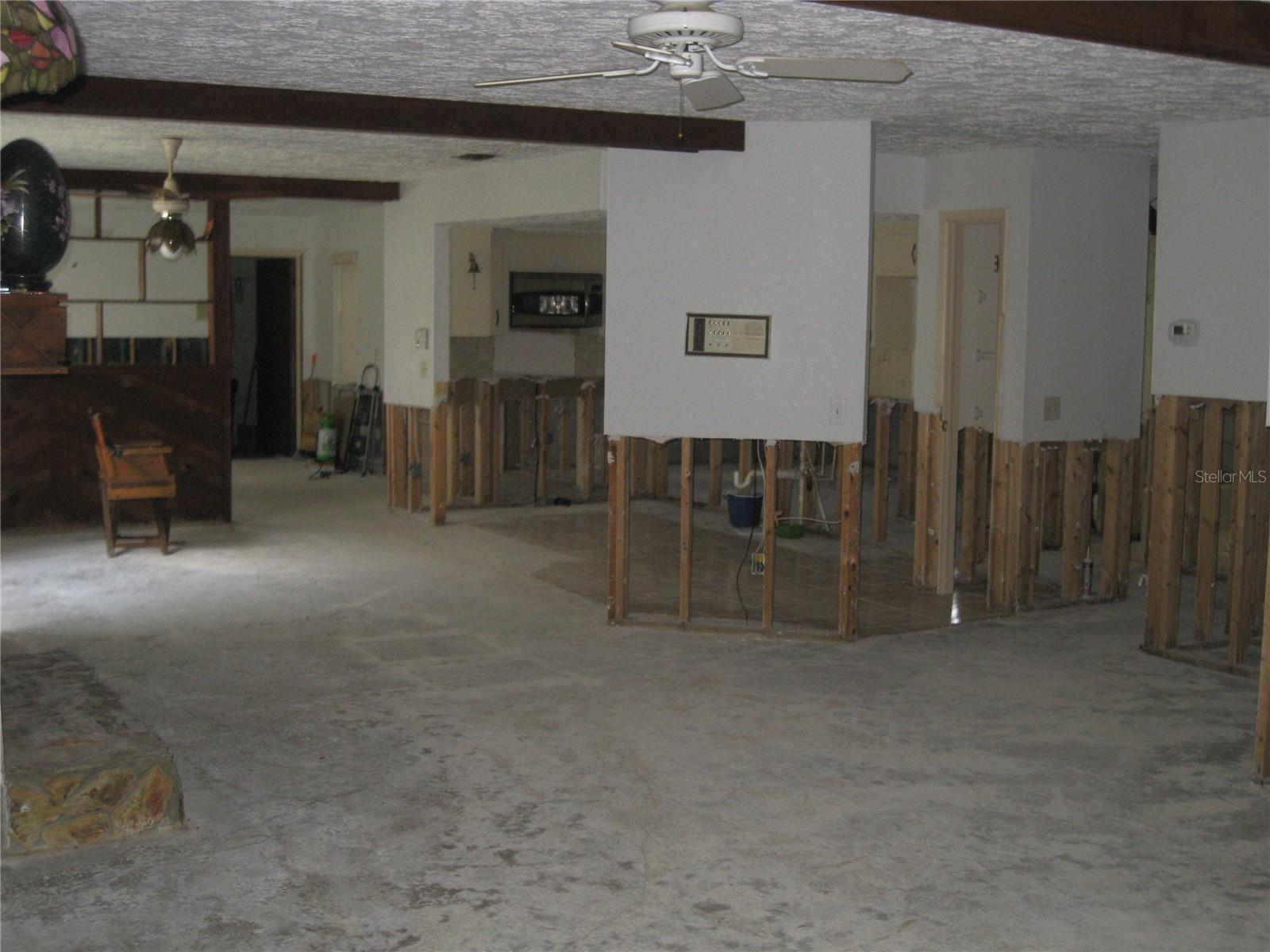 Image 2 of 18 For 4673 Dewey Drive