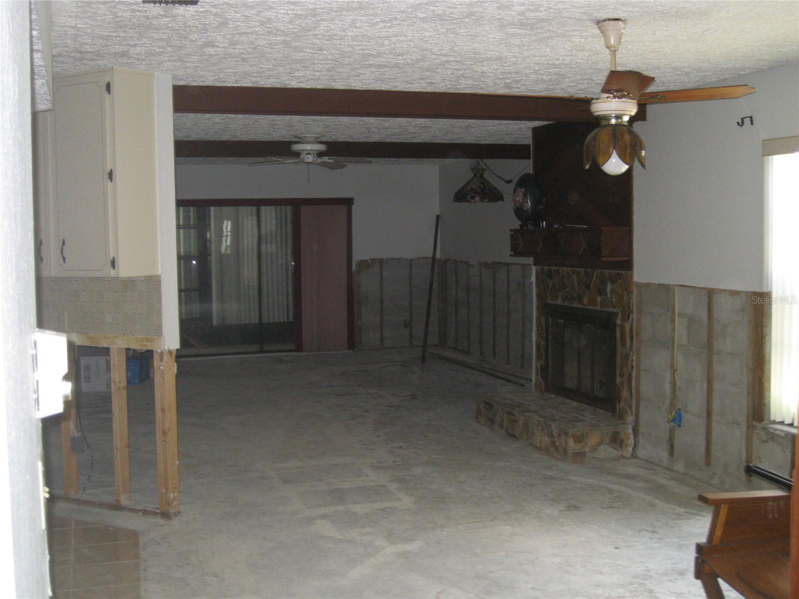 Image 4 of 18 For 4673 Dewey Drive