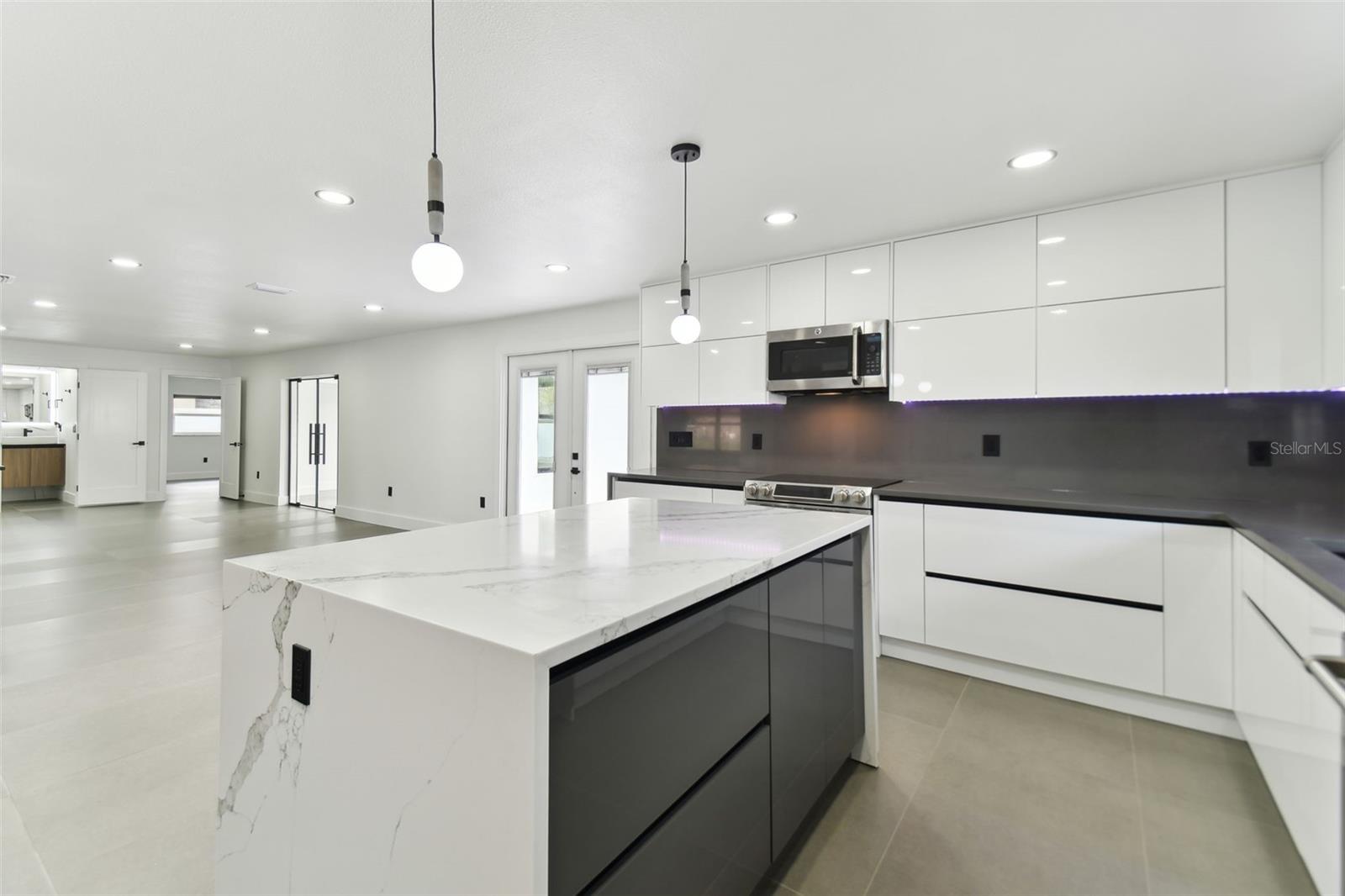 Image 13 of 71 For 26728 Hickory Loop