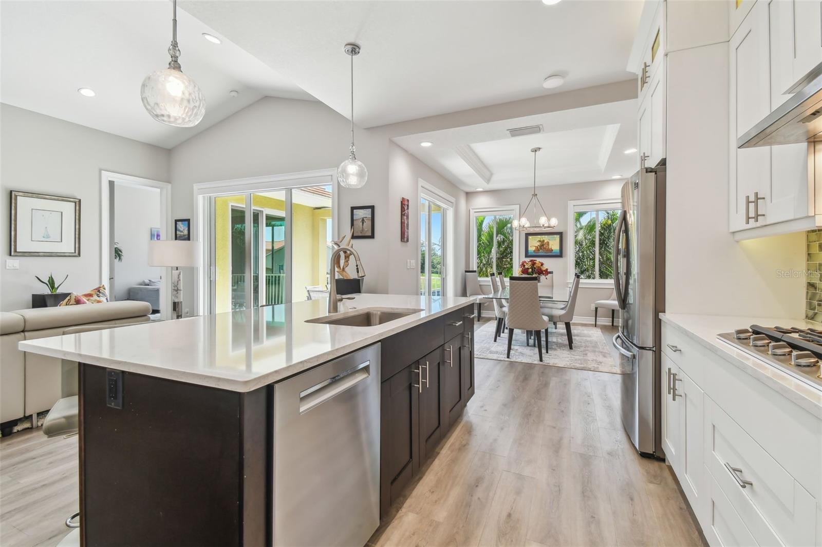 Listing photo id 9 for 17 Franklin Court S C