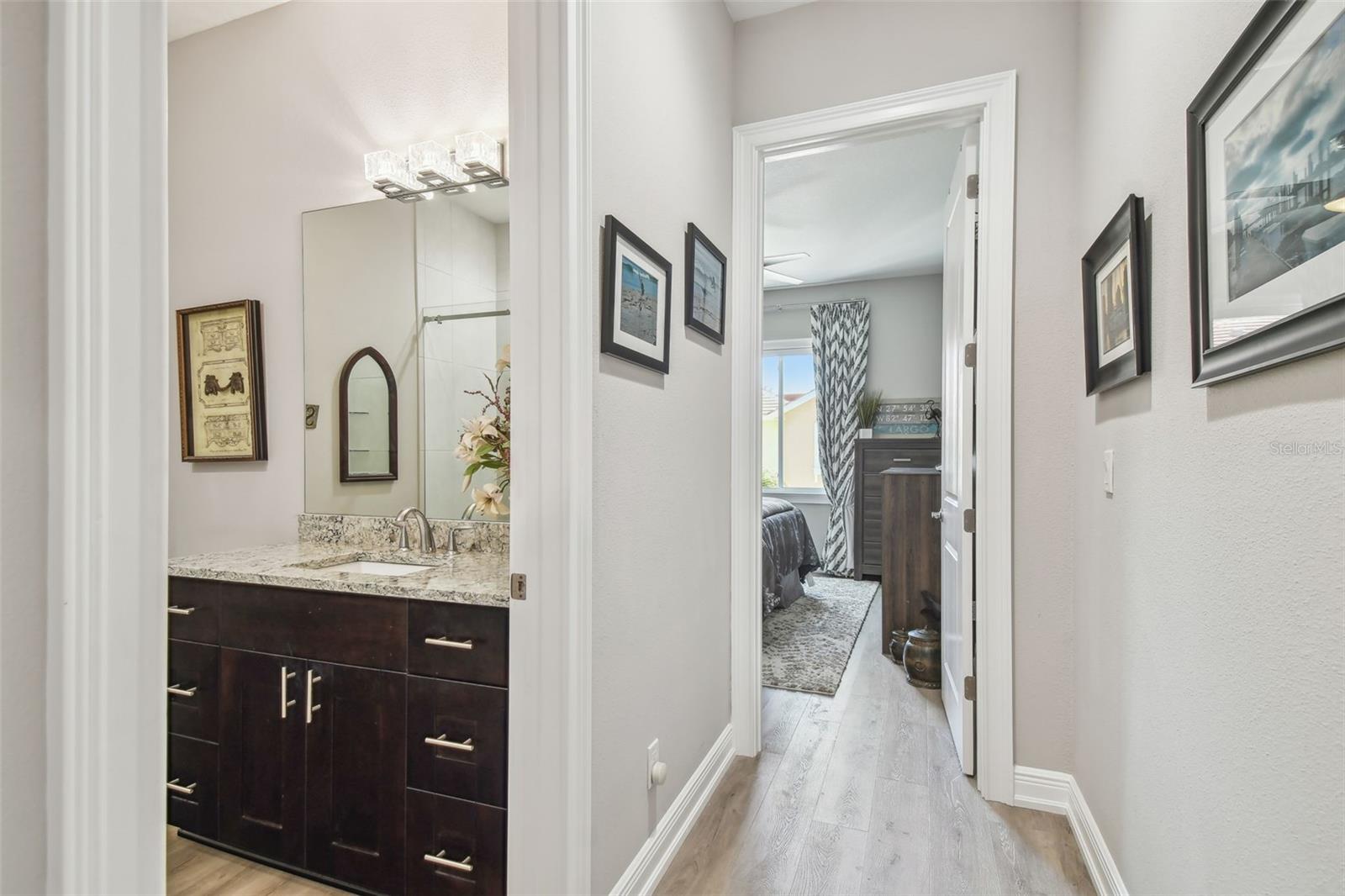Listing photo id 33 for 17 Franklin Court S C