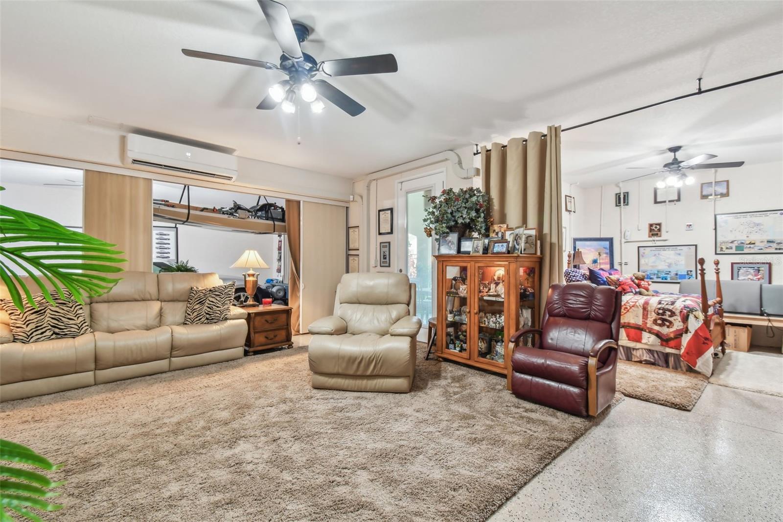 Listing photo id 42 for 17 Franklin Court S C