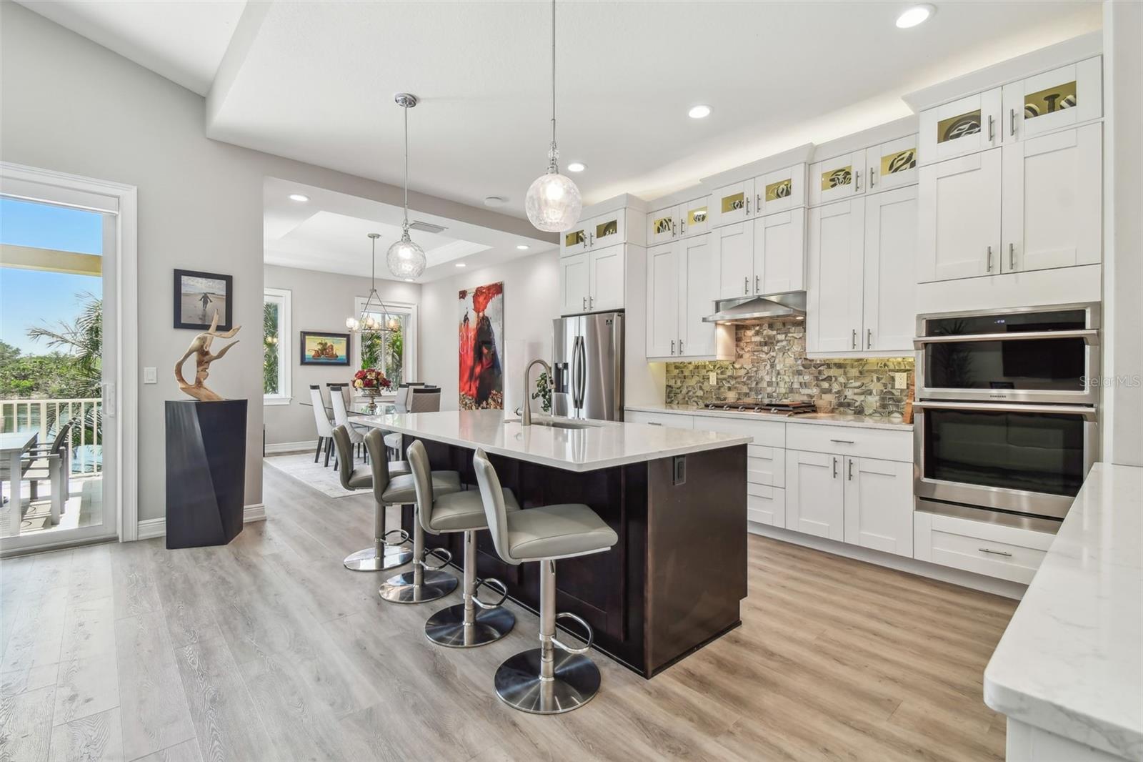 Listing photo id 6 for 17 Franklin Court S C