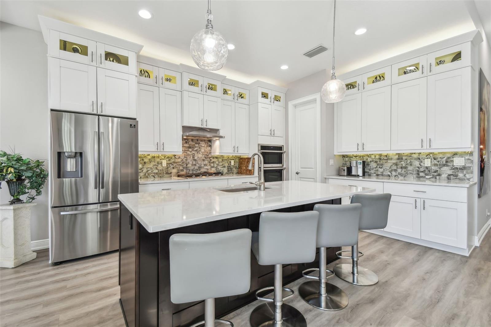 Listing photo id 7 for 17 Franklin Court S C