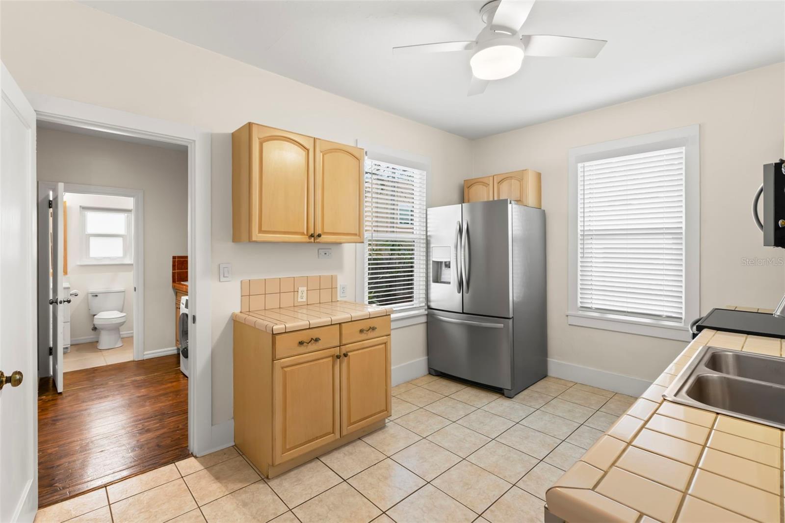 Listing photo id 9 for 1530 21st Avenue N