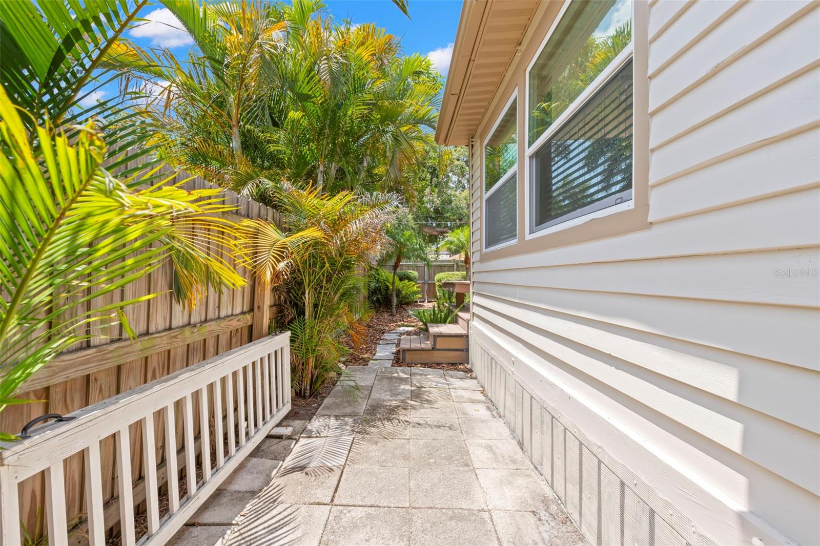 Listing photo id 18 for 1530 21st Avenue N