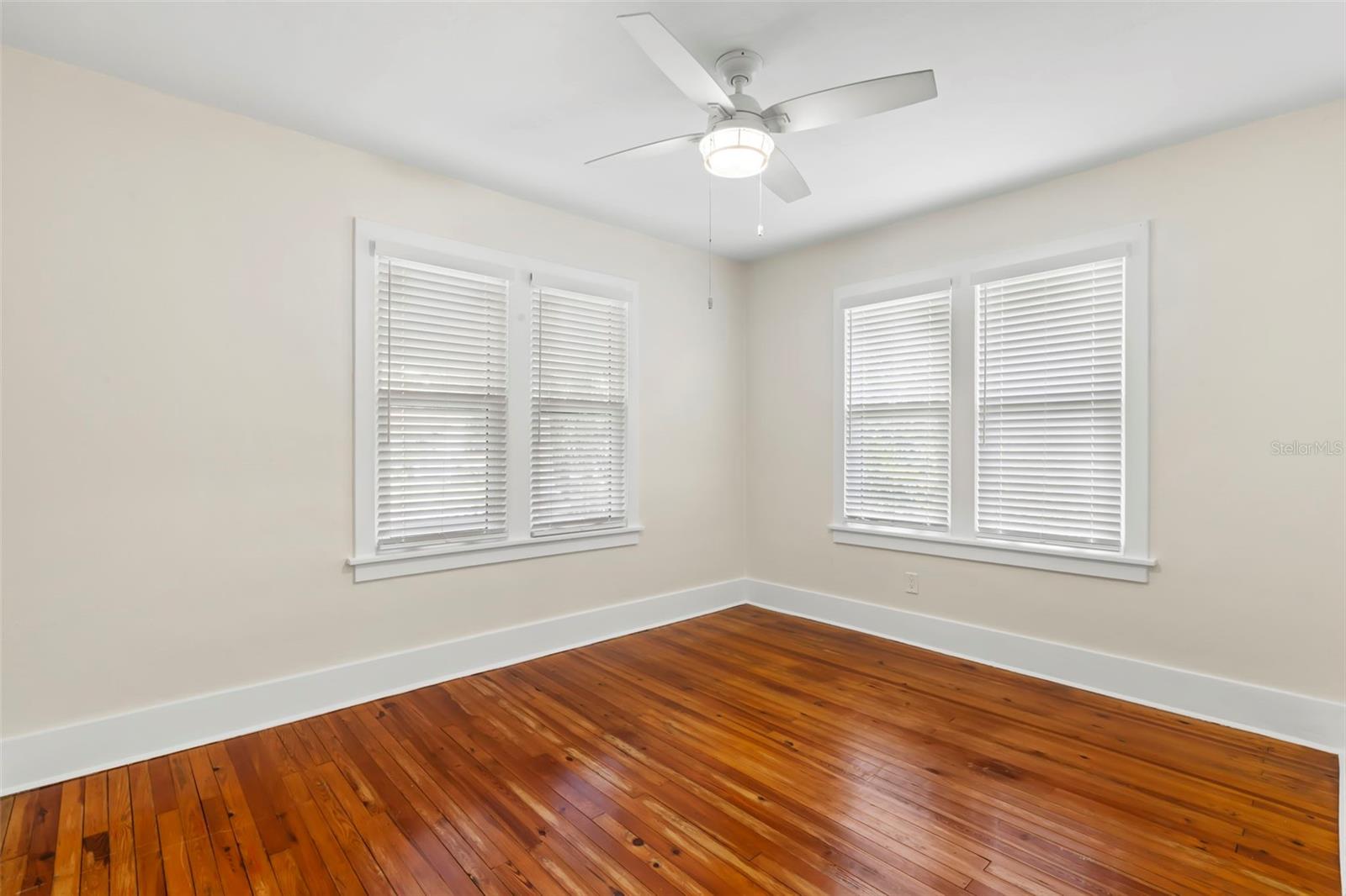 Listing photo id 21 for 1530 21st Avenue N