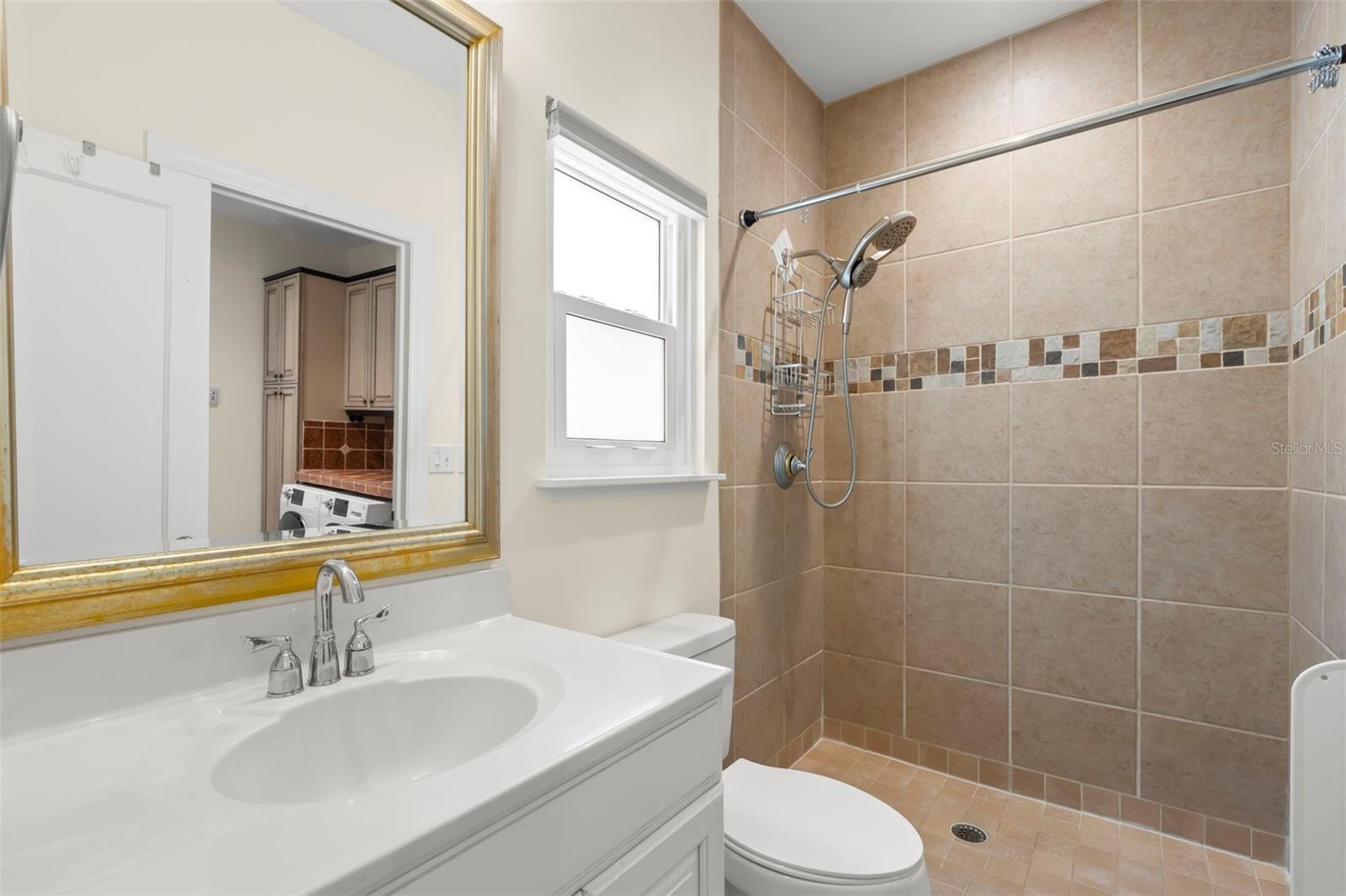 Listing photo id 30 for 1530 21st Avenue N