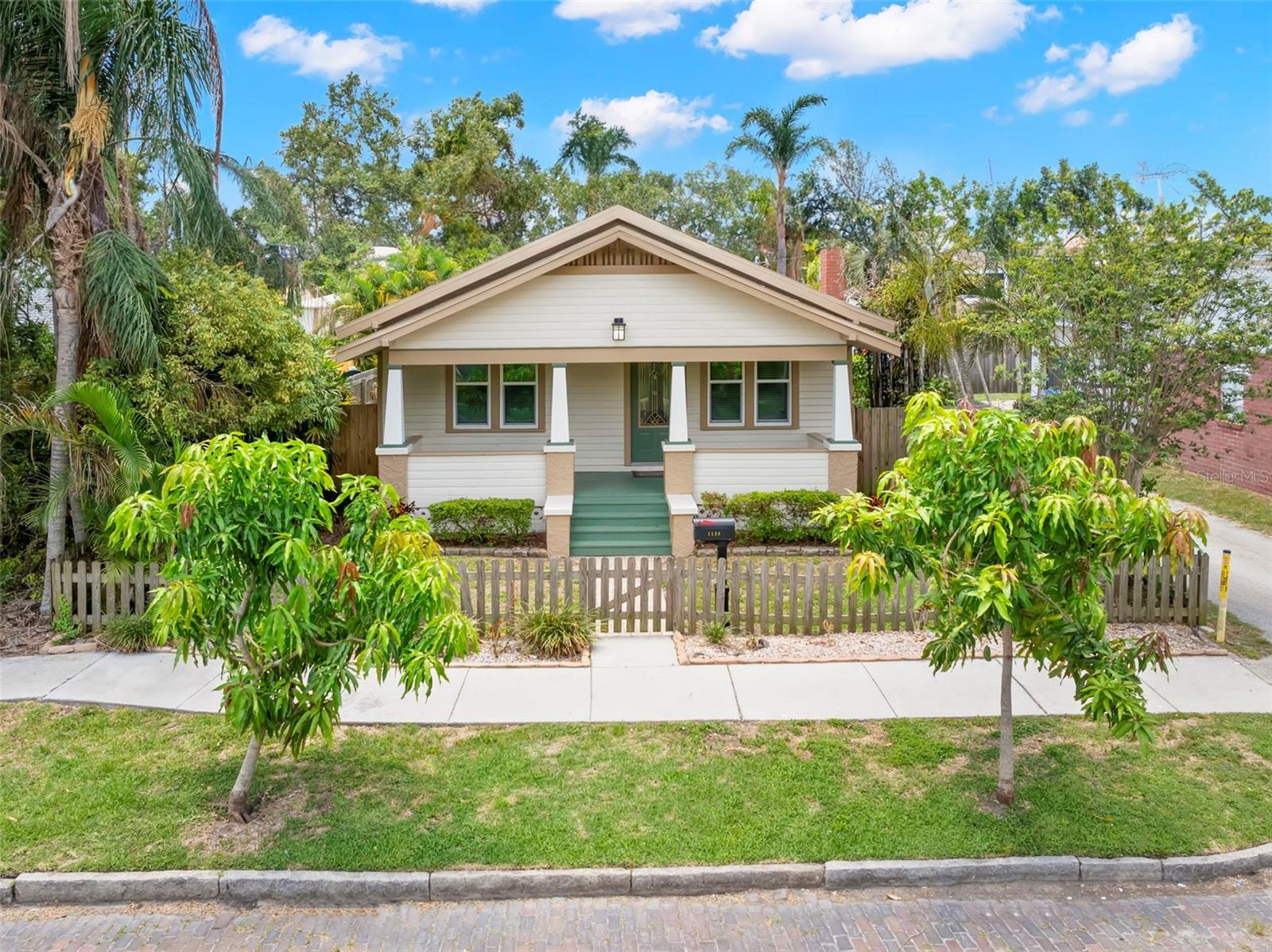 Listing photo id 31 for 1530 21st Avenue N
