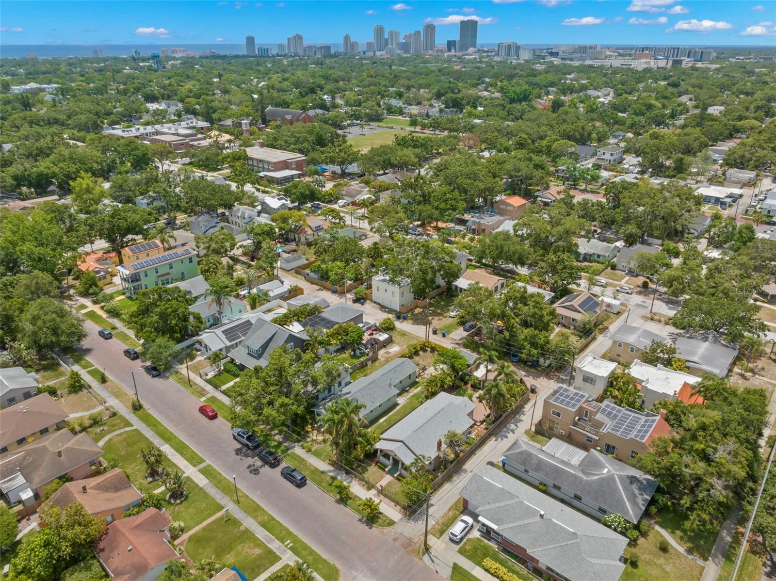 Listing photo id 35 for 1530 21st Avenue N