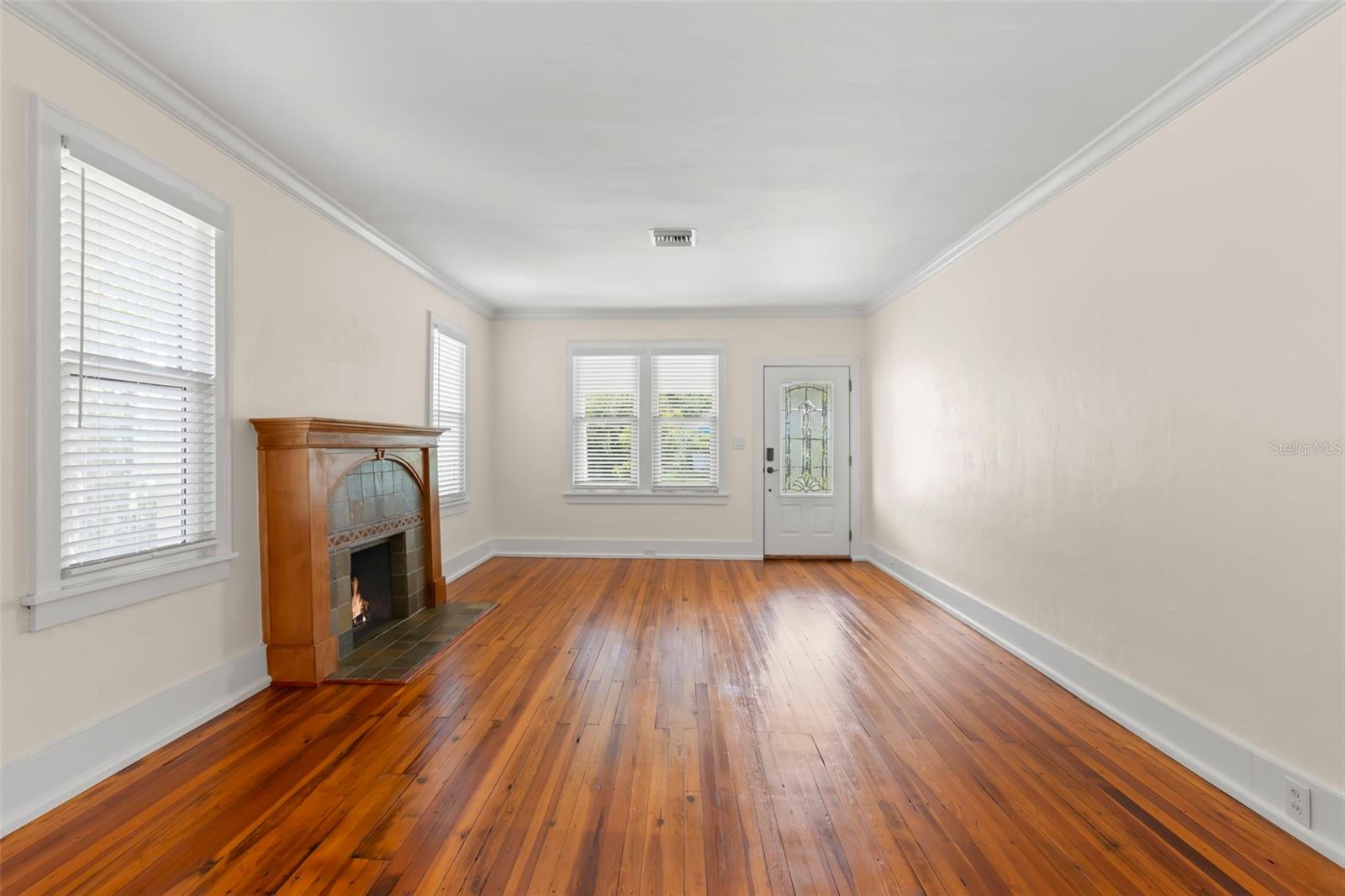 Listing photo id 5 for 1530 21st Avenue N