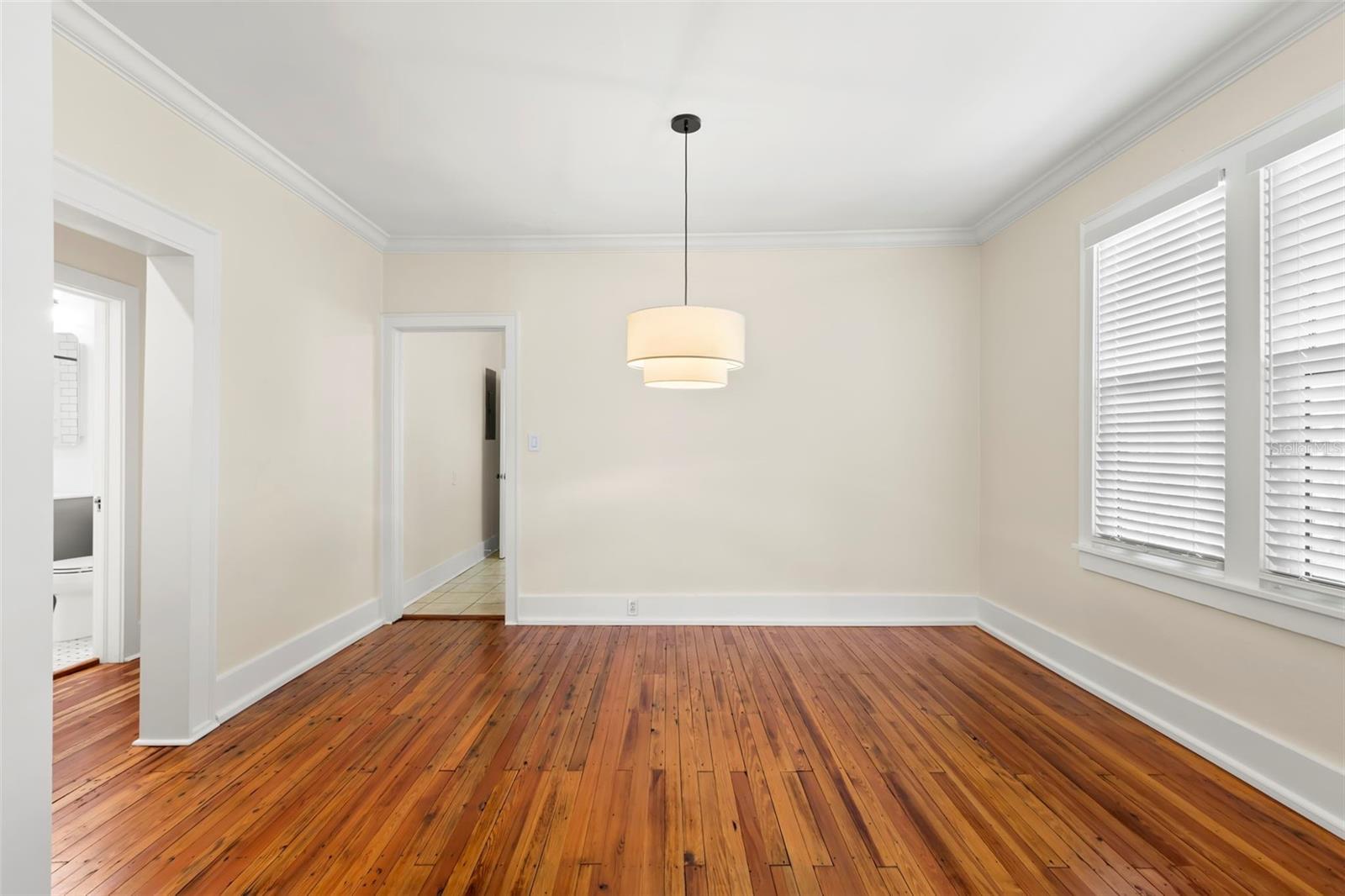Listing photo id 6 for 1530 21st Avenue N